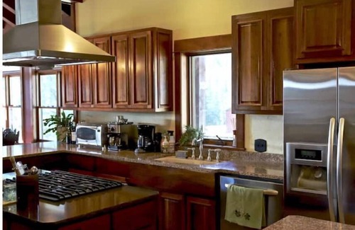 Cooke City-Silver Gate House | Premier Mountain Retreat in Cooke City with Breakfast Included