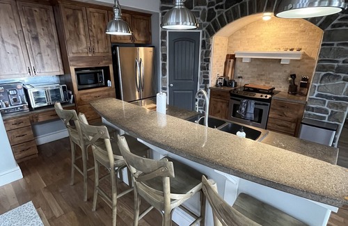 Heber House | Unique Ski Retreat with Spa and Hot Tub near Park City