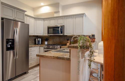 Nordic Estates House | Luxury Mountain Retreat with PRIVATE Hot Tub by Harmony Whistler