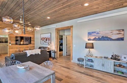 Alpine House | Mountainside Chalet with Breathtaking Views and Hot Tub