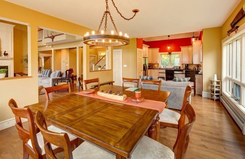 Bovina Center House | Modern 4BR Retreat with Breathtaking Views & Pet-Friendly Perks