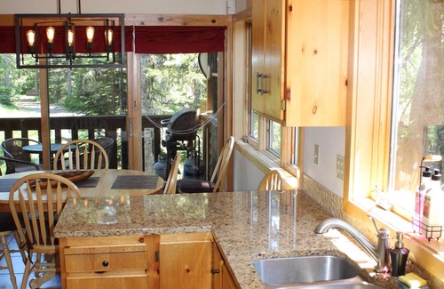 Government Camp House | Exceptional Mt. House: Ski, Hike & Pet-Friendly Retreat!