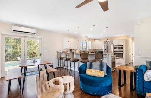 Portland House | Nature Escape: Family-Friendly Retreat with Pool & Spa