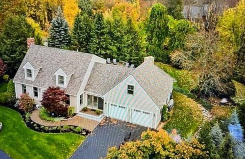 Portland House | Nature Escape: Family-Friendly Retreat with Pool & Spa