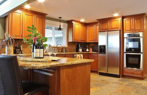 Tacoma House | Premier Accommodation Near Mt Rainier with Hot Tub Access