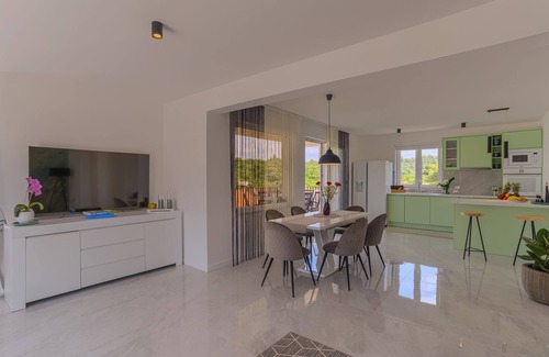 Medvinjak Apartment | Elegant Stay at Luxury Nest Maretta on Korcula Island