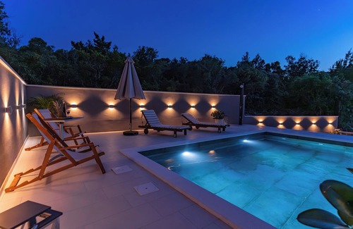 Medvinjak Apartment | Elegant Stay at Luxury Nest Maretta on Korcula Island