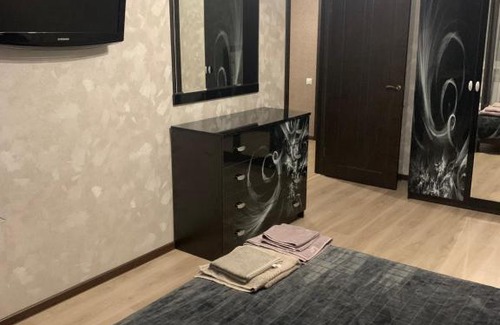 Mariupol Apartment | Prime 3-Bedroom Flat: Just 5 Minutes to City Center