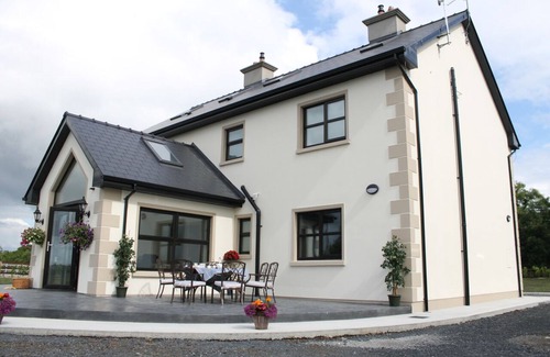 Killadysert House | Newly Built Holiday Rental on Ireland's West Coast - Pet Friendly