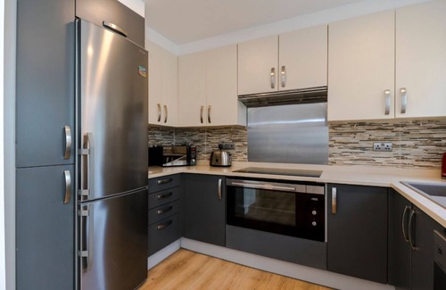 Hampstead House | Exceptional 3-Bedroom Mews House with Pool in Hampstead