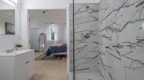 Central City House | Elegant NOLA Oasis: 6 Bedrooms, Pet & Child Friendly
