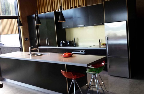 Piha House | Exceptional North Piha Holiday Home with Oceanfront Views