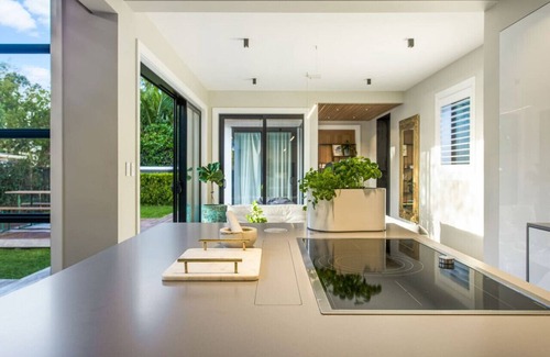 Grey Lynn House | Ideal Family Retreat with Spa, Parking & Perfect Review Score