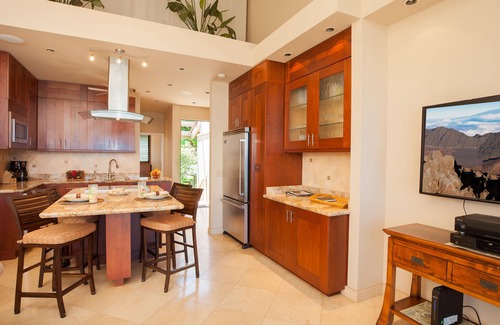 Honokowai Condo | Oceanfront Escape: 5-Star Pikake with Pool & Ocean Views