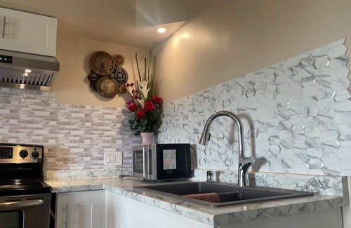 Powell River House | Elegant Ocean View Getaway in Powell River - Top Rated Stay