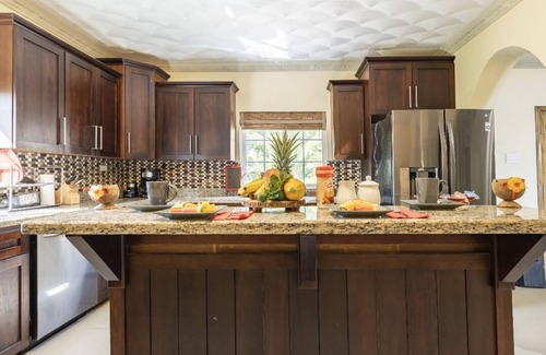 Whitehouse Villa | Ocean View Villa with Private Pool & Spa Amenities