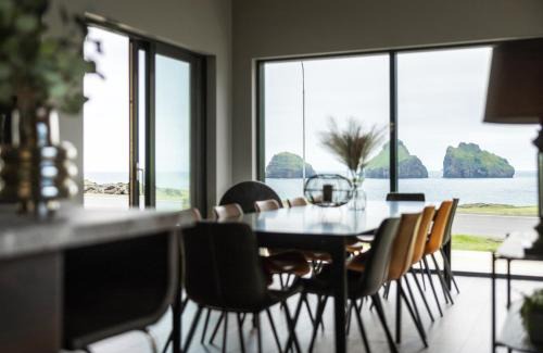 Vestmannaeyjar Villa | Exquisite Ocean Villas: 4-Star Getaway with Hot Tub