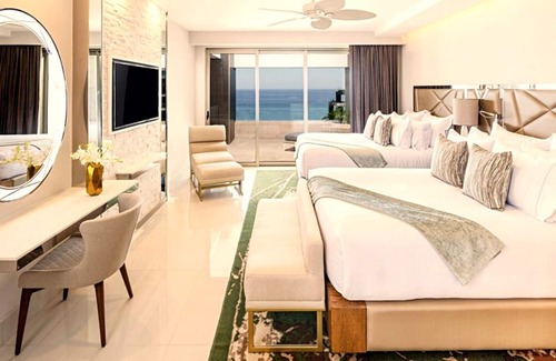 Cabo San Lucas Resort | Oceanfront 3 Bedroom Condo with Premier Amenities