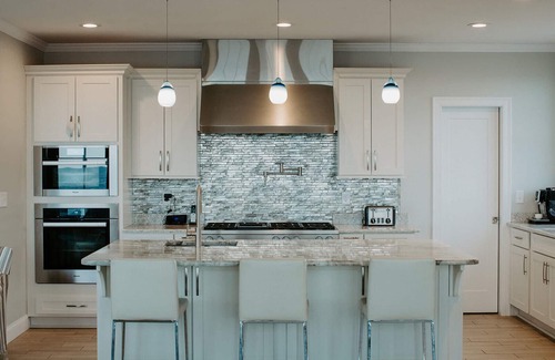 Newbury House | Oceanfront Family Retreat with 10/10 Guest Ratings