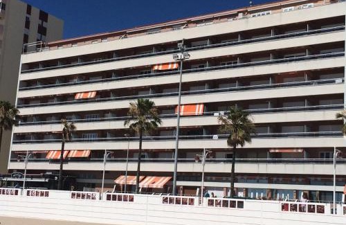 Cadiz Apartment | Oceanfront Triplex in Cadiz: 4-Star, Guest Rated 10/10