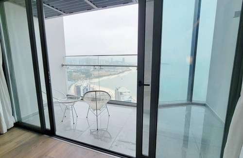 Ha Long Apartment | Luxury Oceanview Apartment in À La Carte Ha Long – Balcony & WiFi