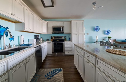 Crystal Coast Condo | Oceanview Condo: Steps to the Beach with Premium Amenities