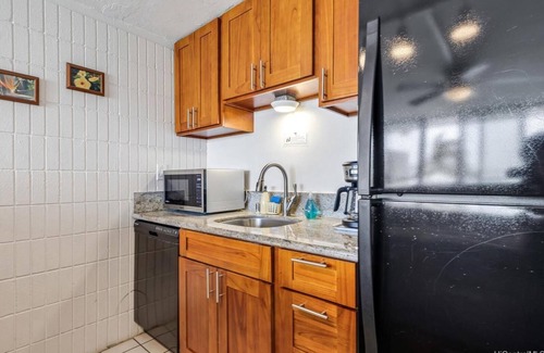 Punaluu Condo | Oceanview Punaluu Condo: 4-Star Retreat with Pool & Breakfast