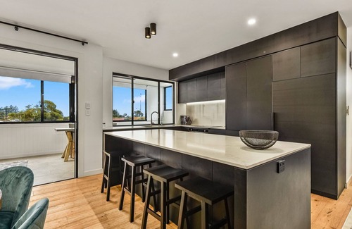 Lacepede House | Five Twenty Two: Oceanfront Townhouse with Pool Access