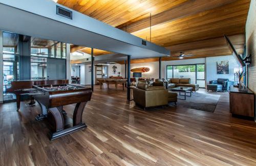 Del Mar House | Luxury on Ocean Drive - Sleeps 28