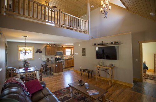 Fairview House | Prime Location with Tree Top Views & Spa Amenities