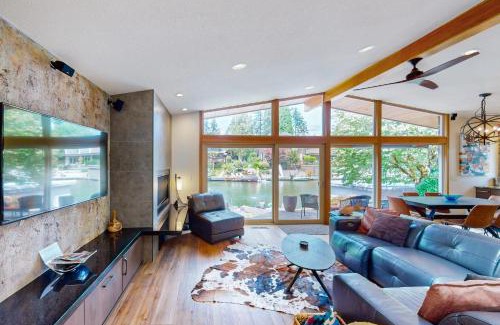 Blue Heron House | Lakefront Retreat with Private Beach & Ocean Views