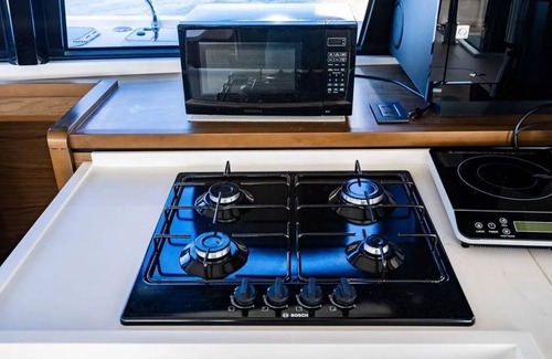 Key West Boat Rental | Luxury on the Sea! 47' Motor Yacht in Beautiful Marina!