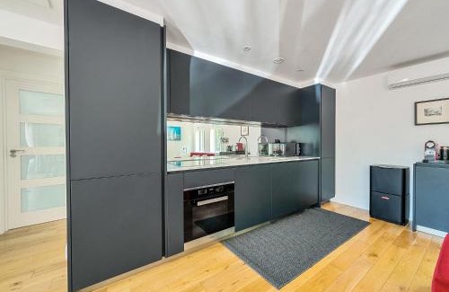 Kennington Apartment | Stylish Oxford Apartment with Free Parking, Ideal for Families
