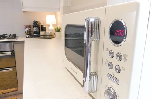 Royal Tunbridge Wells Apartment | Luxury Penthouse w/Balcony | 2x Free Parking | 3 minutes to Mainline Station