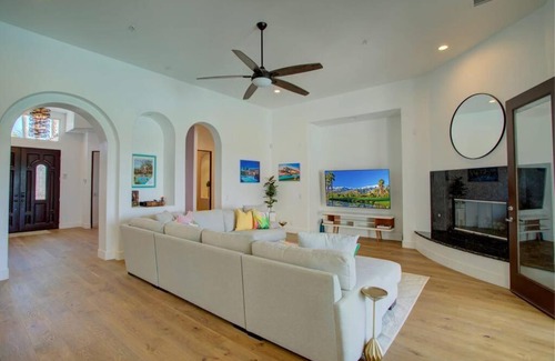Palm Springs House | Indulge in a Palm Springs Retreat with Pool & Hot Tub