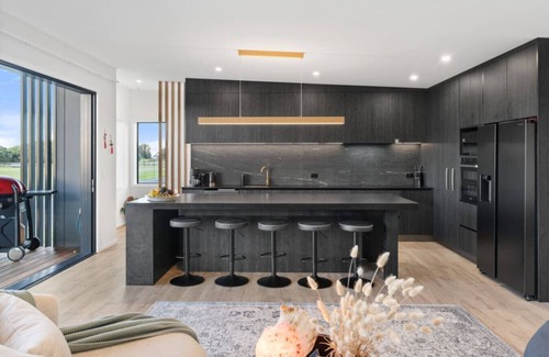 Papamoa Beach House | Luxury Papamoa Beach | Pool | Spa | Pet Friendly