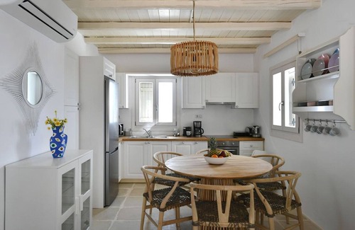 Glisidia Villa | Elegant Villa Aethra with Private Pool & Spa in Paros