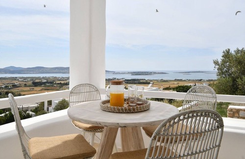 Glisidia Villa | Elegant Villa Aethra with Private Pool & Spa in Paros