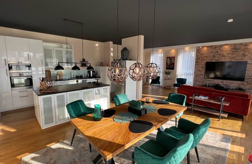 Region Hannover District Apartment | Elegant Penthouse with Elevator, Whirlpool & Pool Access