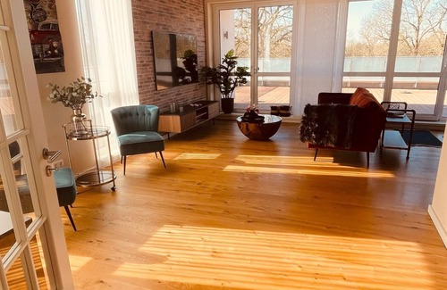 Region Hannover District Apartment | Elegant Penthouse with Elevator, Whirlpool & Pool Access