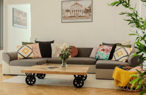 Bucharest City-Centre Apartment | Remarkable 4-Star Jacuzzi Penthouse near Grand Hotel