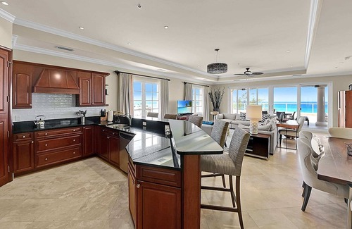 Seven Mile Beach Condo | Stunning 4BR Penthouse with Ocean Views & Spa Retreat