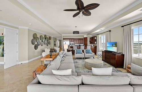 Seven Mile Beach Condo | Stunning 4BR Penthouse with Ocean Views & Spa Retreat