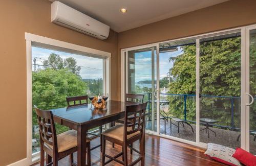 Regional District of Nanaimo Apartment | Elegant Downtown Nanaimo Penthouse with Breakfast Included