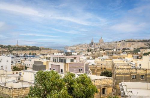Ta' Xbiex Apartment | Elegant Penthouse with Pool & Seaview in Ta Xbiex Malta