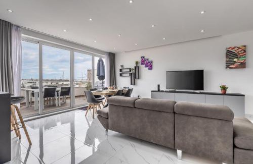 Ta' Xbiex Apartment | Elegant Penthouse with Pool & Seaview in Ta Xbiex Malta