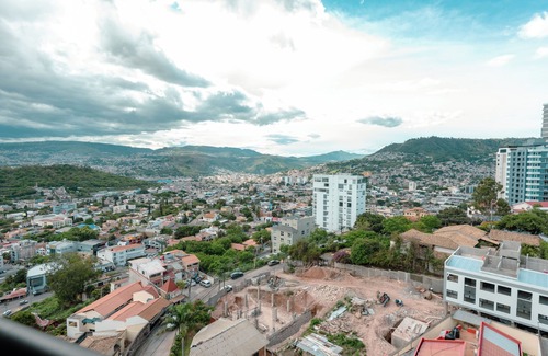 Tegucigalpa Apartment | Elegant Penthouse in Astria with Spa & Family-Friendly Touch