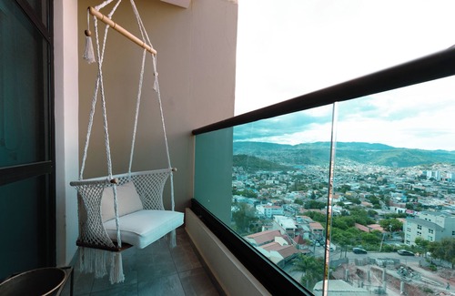 Tegucigalpa Apartment | Elegant Penthouse in Astria with Spa & Family-Friendly Touch