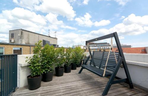 Copenhagen City Centre Apartment | Elegant Penthouse with Private Balcony in Central Copenhagen