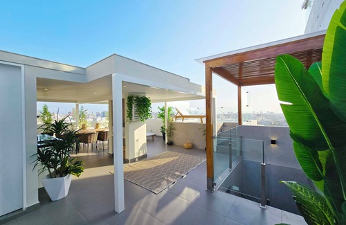 Chacarilla-Santa Cruz Apartment | Elegant Penthouse with Private Jacuzzi in Miraflores, Lima
